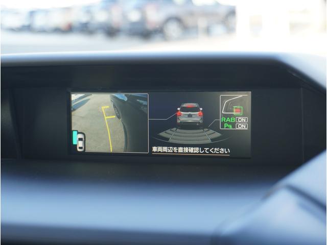 【サイドカメラ】幅寄せ時や狭い場所での駐車もしっかりと確認ができます。