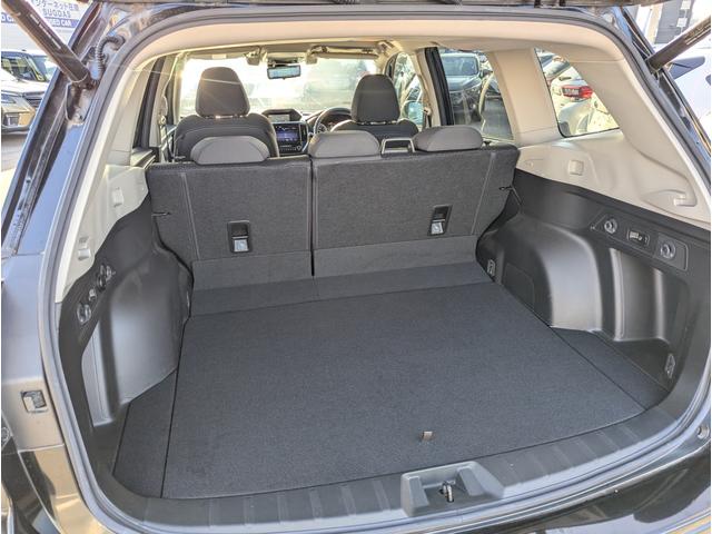 【カーゴルーム】大きな荷物の積み降ろしもスムーズにできる広い開口部と十分な容量。使い勝手を高める便利な機能も備えているので、目的に合わせていろいろな使い方ができます。