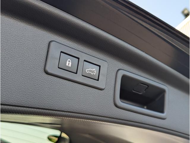 ＳＵＢＡＲＵのメカニックは様々な研修などを通じて腕を磨き、専用機器を用いながら高度な点検・整備を行います。ＳＵＢＡＲＵ車のアフターケアは、専門スタッフにお任せください。