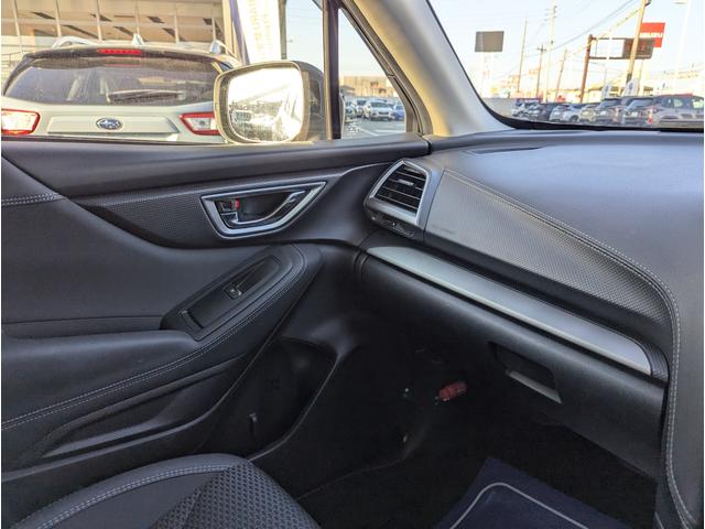 【ＳＵＢＡＲＵふれあいフォローシステム】定期的なアフターフォローシステムです。まず納車１ヶ月目に無料で点検・整備を行ない、その後６ヶ月ごとのセーフティチェック、１２ヶ月法定点検を事前にご案内いたします