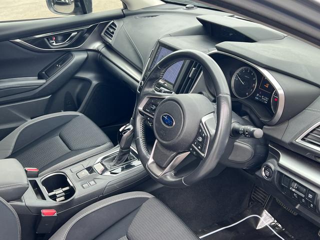 【快適な室内空間】ドライバーはもちろん、後席乗員も快適に過ごせるように。開放的で使い勝手のよい空間づくりにこだわっています。