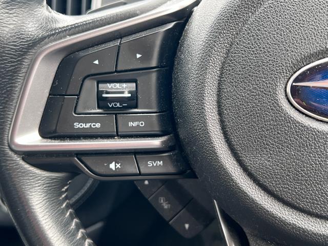 【ステアリングスイッチ】ハンドルから手を放さずにオーディオ等の操作ができます。