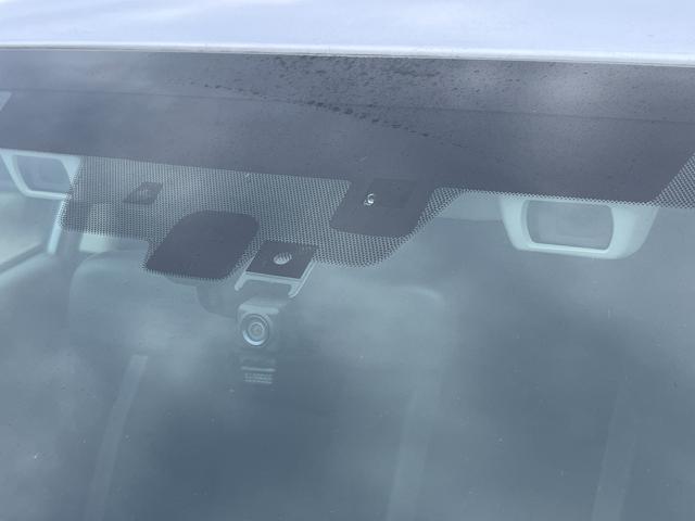 【ＳＵＢＡＲＵふれあいフォローシステム】定期的なアフターフォローシステムです。まず納車１ヶ月目に無料で点検・整備を行ない、その後６ヶ月ごとのセーフティチェック、１２ヶ月法定点検を事前にご案内いたします