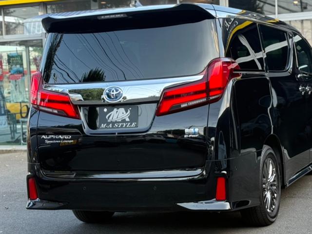 アルファードハイブリッド ・スペーシャスラウンジ 2.5☆4WD☆最終特別仕様 ☆100台限定車☆4人乗り☆ラグジュアリー仕様☆黒革リラクゼーション・マッサージシート☆冷蔵庫☆サンルーフ☆JBLサウンド☆ナビ・フルセグTV・ETC☆全方位カメラ☆デジタルインナーミラー☆(13枚目)