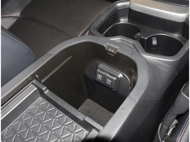 RAV4 PHV ブラックトーン LEDランプ サンルーフ 100V電源 4WD ETC パワーシート 盗難防止装置 ドラレコ ミュージックプレイヤー接続可 バックカメラ クルーズコントロール ABS キーレス メモリーナビ 記録簿(15枚目)