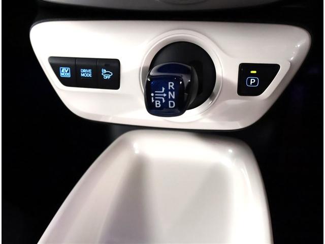 プリウス Ａ　ムーンルーフ　ＰＣＳ　フルセグＴＶ　ＬＥＤランプ　ＤＶＤ再生可能　４ＷＤ　オートエアコン　ＥＴＣ付　盗難防止システム　ナビ＆ＴＶ　スマートキー　オートクルーズ　寒冷地仕様　デュアルエアバッグ　ＡＢＳ（10枚目）