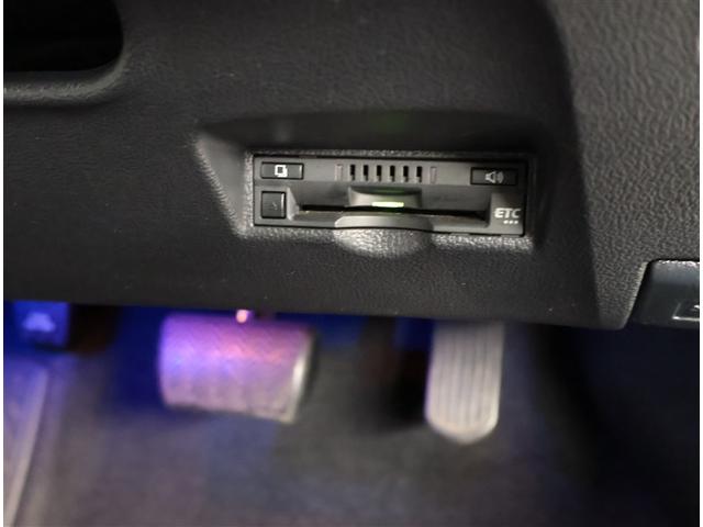 プリウス Ａ　ムーンルーフ　ＰＣＳ　フルセグＴＶ　ＬＥＤランプ　ＤＶＤ再生可能　４ＷＤ　オートエアコン　ＥＴＣ付　盗難防止システム　ナビ＆ＴＶ　スマートキー　オートクルーズ　寒冷地仕様　デュアルエアバッグ　ＡＢＳ（12枚目）