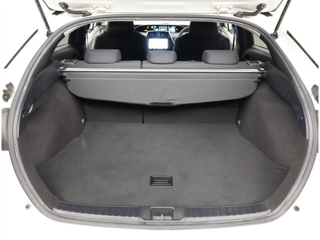 プリウス Ａ　ムーンルーフ　ＰＣＳ　フルセグＴＶ　ＬＥＤランプ　ＤＶＤ再生可能　４ＷＤ　オートエアコン　ＥＴＣ付　盗難防止システム　ナビ＆ＴＶ　スマートキー　オートクルーズ　寒冷地仕様　デュアルエアバッグ　ＡＢＳ（17枚目）