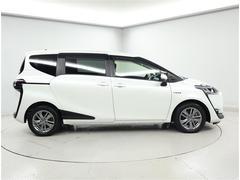 買った後も安心！弊社の中古車は１年間・走行距離無制限の無料保証付き！対象項目も約６０項目、５０００部品が保証対象。さらに延長保証もご用意しており、最長３年間のワイド保証にバージョンアップできます。 4