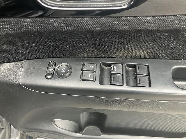 ☆内装も綺麗です☆内装も専門のスタッフが綺麗に清掃致します。気になるシートの汚れや天井の汚れもしっかり綺麗に致しますので、ご安心ください！