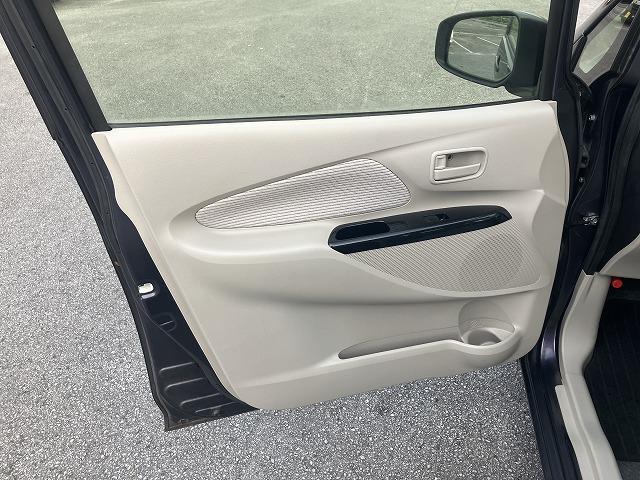 ☆内装も綺麗です☆内装も専門のスタッフが綺麗に清掃致します。気になるシートの汚れや天井の汚れもしっかり綺麗に致しますので、ご安心ください！