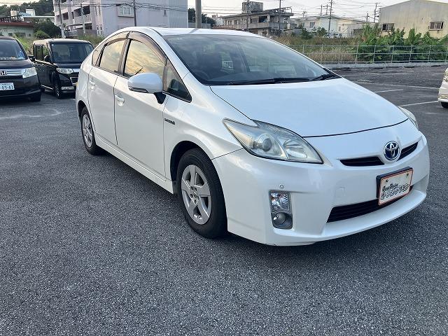 プリウス S ナビ Bluetooth バックカメラ オートエアコン スマートキー プッシュスタート フォグライト 純正ホイール 運転席エアバッグ 助手席エアバッグ 盗難防止システム 衝突安全ボディ(7枚目)