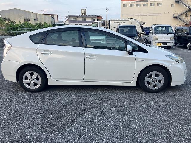 プリウス S ナビ Bluetooth バックカメラ オートエアコン スマートキー プッシュスタート フォグライト 純正ホイール 運転席エアバッグ 助手席エアバッグ 盗難防止システム 衝突安全ボディ(8枚目)