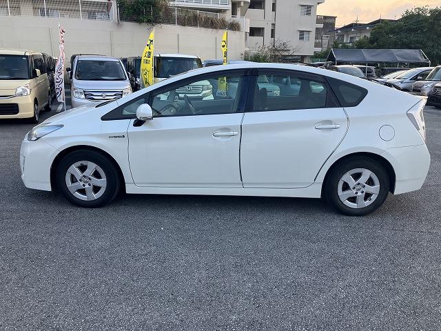 プリウス S ナビ Bluetooth バックカメラ オートエアコン スマートキー プッシュスタート フォグライト 純正ホイール 運転席エアバッグ 助手席エアバッグ 盗難防止システム 衝突安全ボディ(12枚目)