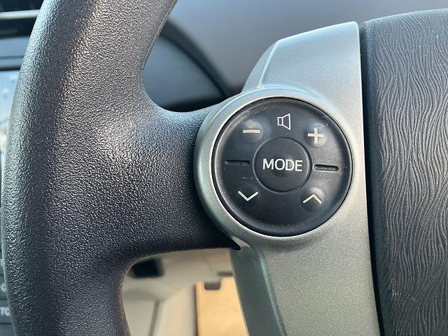 プリウス S ナビ Bluetooth バックカメラ オートエアコン スマートキー プッシュスタート フォグライト 純正ホイール 運転席エアバッグ 助手席エアバッグ 盗難防止システム 衝突安全ボディ(20枚目)