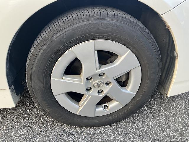 プリウス S ナビ Bluetooth バックカメラ オートエアコン スマートキー プッシュスタート フォグライト 純正ホイール 運転席エアバッグ 助手席エアバッグ 盗難防止システム 衝突安全ボディ(52枚目)