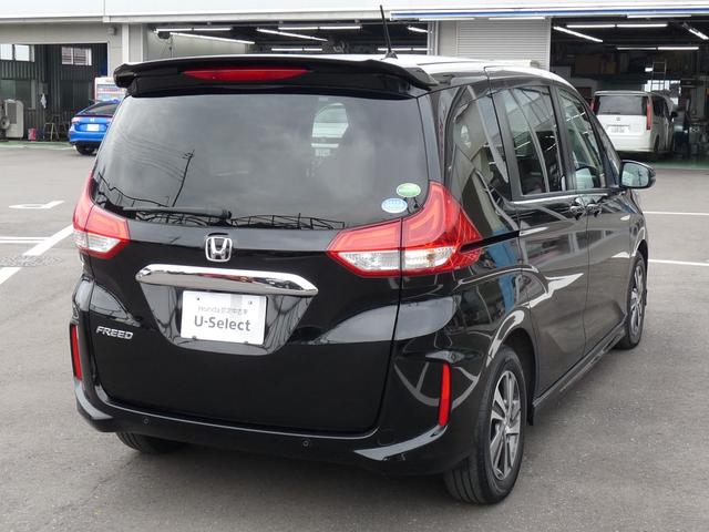 フリード G・ホンダセンシング ・2列目ベンチシート(7人乗り) ・Sパッケージ ・フロントグリル ・ロアスカート(フロント・サイド) ・テールゲートスポイラー ・ナビ ・リアカメラ ・ワンオーナー ・禁煙 ・車検整備付 ・1年保証(3枚目)