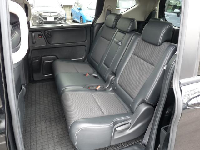 フリード G・ホンダセンシング ・2列目ベンチシート(7人乗り) ・Sパッケージ ・フロントグリル ・ロアスカート(フロント・サイド) ・テールゲートスポイラー ・ナビ ・リアカメラ ・ワンオーナー ・禁煙 ・車検整備付 ・1年保証(14枚目)