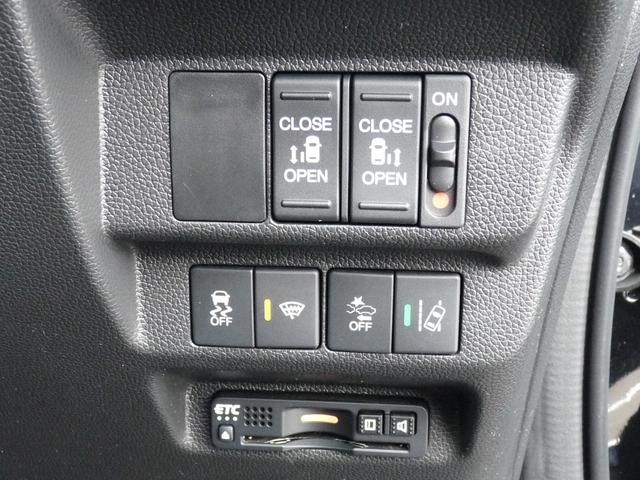 フリード G・ホンダセンシング ・2列目ベンチシート(7人乗り) ・Sパッケージ ・フロントグリル ・ロアスカート(フロント・サイド) ・テールゲートスポイラー ・ナビ ・リアカメラ ・ワンオーナー ・禁煙 ・車検整備付 ・1年保証(17枚目)