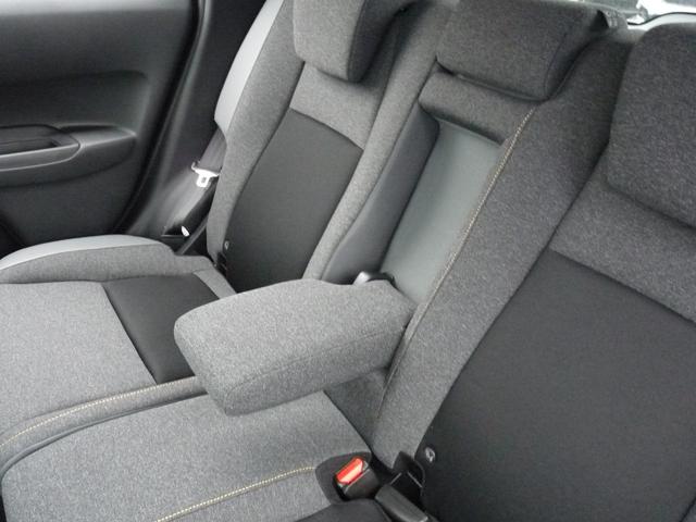 フィット e:HEVRS ・元試乗車 ・令和7年1月登録 ・走行4千キロ ・車検…令和10年1月 ・ホンダコネクトディスプレー ・リアカメラ ・ETC ・ホンダセンシング ・ドライブレコーダー ・スマートキー ・禁煙車(25枚目)