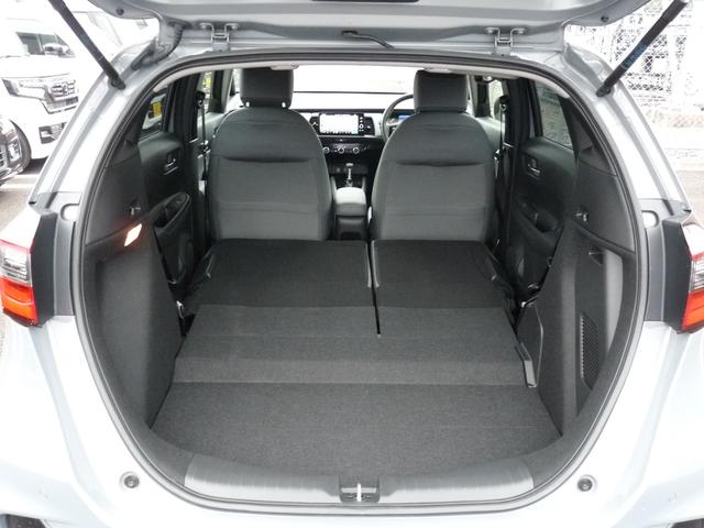 フィット e:HEVRS ・元試乗車 ・令和7年1月登録 ・走行4千キロ ・車検…令和10年1月 ・ホンダコネクトディスプレー ・リアカメラ ・ETC ・ホンダセンシング ・ドライブレコーダー ・スマートキー ・禁煙車(29枚目)