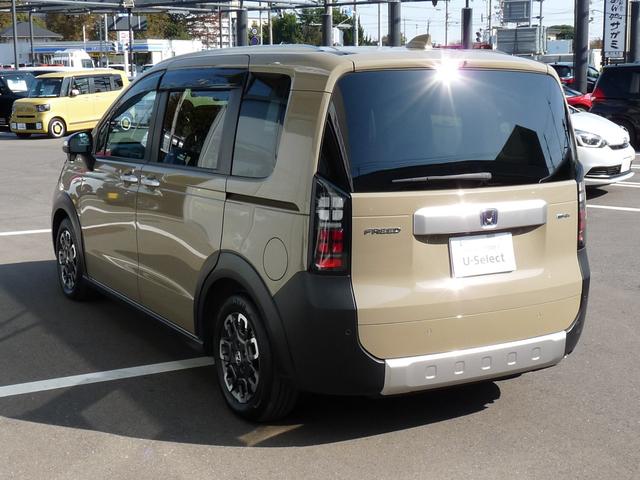 フリード e:HEVクロスター ・元試乗車 ・5人乗りシート ・純正11.4インチナビ ・リアカメラ ・ETC ・Bluetooth ・スマートキー ・ドアバイザー ・両側電動スライドドア ・ホンダセンシング ・走行1万3千キロ(36枚目)