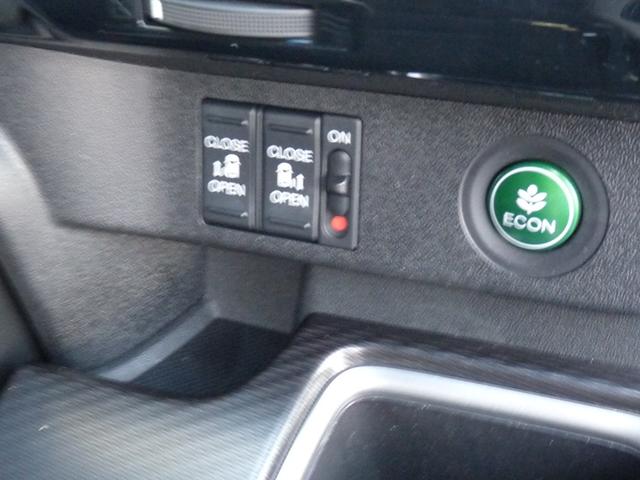 ステップワゴンスパーダ スパーダハイブリッド　Ｇ　ホンダセンシング　・プラチナホワイトパール　・ワンオーナー　・禁煙　・平成３０年１月登録　・８万７千キロ　・車検…令和９年１月　・純正９インチナビ　・リアカメラ・ＥＴＣ　・Ｂｌｕｅｔｏｏｔｈ　ＡＵＤＩＯ　・１年保証（16枚目）