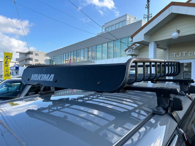 ルーフカーゴキャリアも付いてます☆