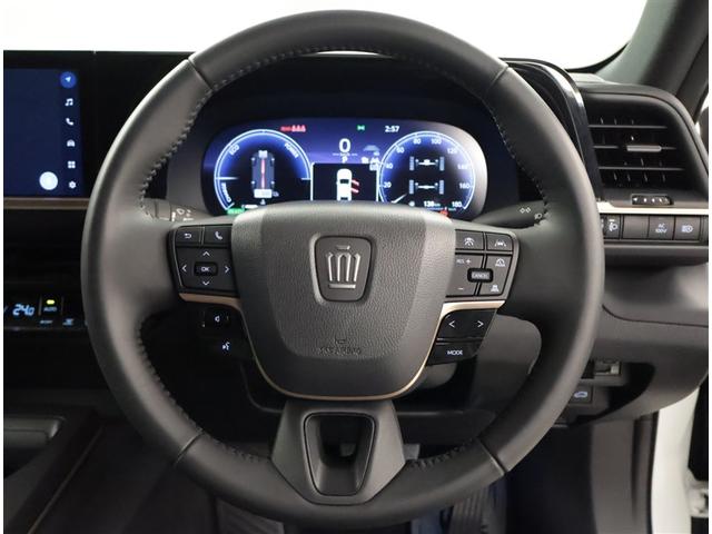 クラウンクロスオーバー Gアドバンスド 衝突軽減装置 フルセグテレビ クルコン 横滑防止装置 ドライブレコーダー LEDヘッドライト 記録簿 Bカメラ Pシート ETC オートエアコン AC100V電源 AUX エアバッグ 4WD キーレス(6枚目)