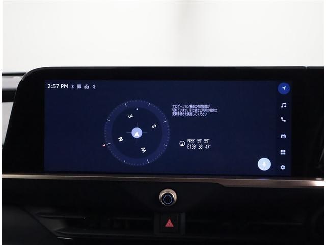 クラウンクロスオーバー Gアドバンスド 衝突軽減装置 フルセグテレビ クルコン 横滑防止装置 ドライブレコーダー LEDヘッドライト 記録簿 Bカメラ Pシート ETC オートエアコン AC100V電源 AUX エアバッグ 4WD キーレス(8枚目)