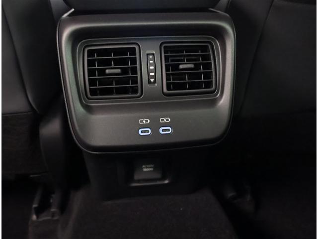 クラウンクロスオーバー Gアドバンスド 衝突軽減装置 フルセグテレビ クルコン 横滑防止装置 ドライブレコーダー LEDヘッドライト 記録簿 Bカメラ Pシート ETC オートエアコン AC100V電源 AUX エアバッグ 4WD キーレス(13枚目)