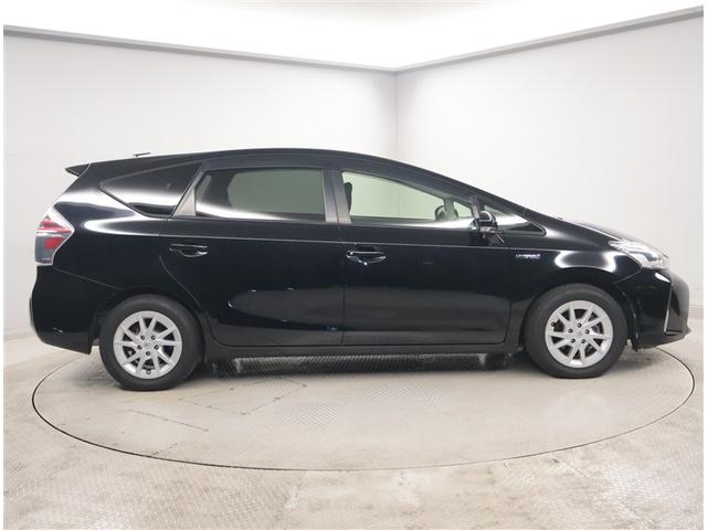 プリウスα Ｓ　スマキ－　整備点検記録簿　リモコンキー　横滑り防止装置付き　ＰＷ　Ｂカメラ　フルフラット　ナビ・ＴＶ　サイドエアＢ　ＡＵＸ　ＥＴＣ車載器　ＡＢＳ付き　アルミホイール　１セグＴＶ　メモリーナビゲーション（4枚目）