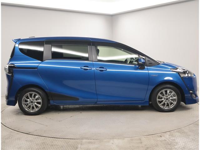 シエンタ ハイブリッドＧ　ブレーキサポート　Ｂカメラ　地デジ　ＤＶＤ　キーフリー　スマキー　横滑り防止システム　メモリナビ　ナビＴＶ　ウォークスルー　ＥＴＣ　ドライブレコーダー　イモビライザー　運転席エアバック　アルミホイール（4枚目）