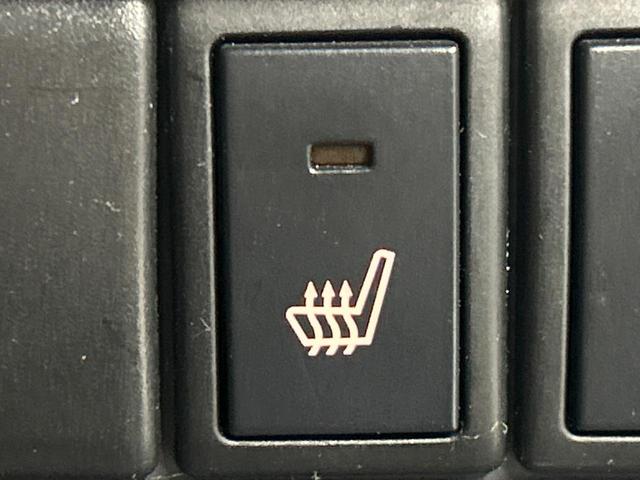 【シートヒーター】寒い日に重宝するシートヒーター！エアコンより早く温まってくれるので寒がりの人も安心ですね♪エアコンの温風は乾燥するから苦手、という方にもをおすすめです。