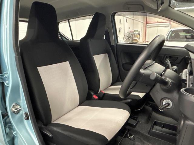 運転席シート廻りは使用感も少なく、良好な状態となっています。丁寧に使われていたことがよくわかりますね。