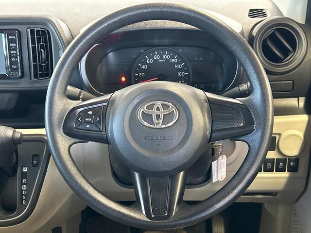 インテリアに合わせたデザインのステアリングは、運転される方のことも考え、運転しやすい形状、大きさです。是非一度、実際に触ってお確かめください。