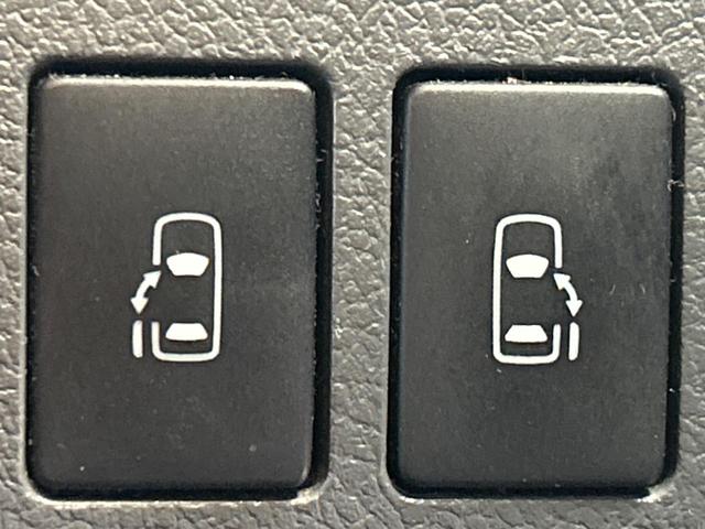 【両側パワースライドドア】スマートキーや運転席のスイッチで後席両側スライドドアの開閉が可能♪電動だから力を入れてドアを開ける必要が無く、小さなお子様でも簡単に開け閉めでき快適です♪