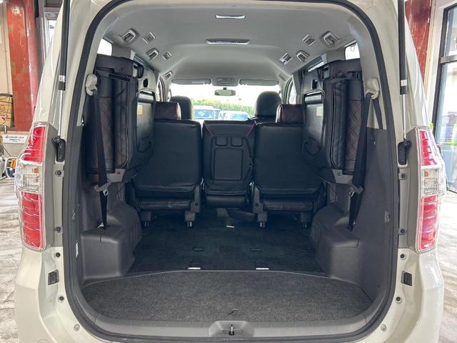後席を格納すると、これだけの広さが！シーンに合わせたシートアレンジで、大きな荷物も積むことが出来ます♪