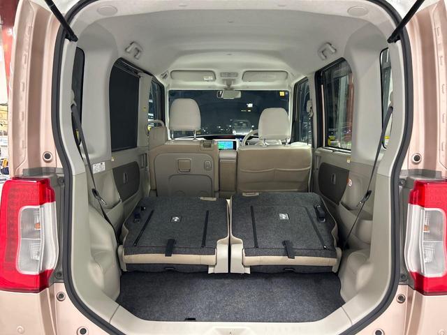 普段のお買い物や通勤、送迎等に十分な荷室スペースを確保しております。セカンドシートを倒すと、大きな荷物の積載も可能です♪