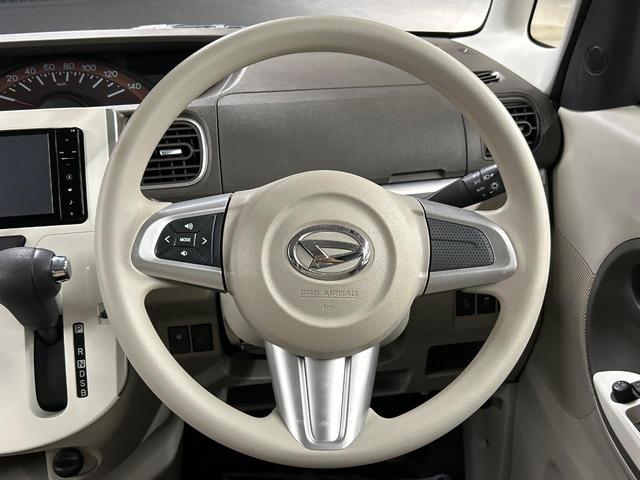 インテリアに合わせたデザインのステアリングは、運転される方のことも考え、運転しやすい形状、大きさです。是非一度、実際に触ってお確かめください。