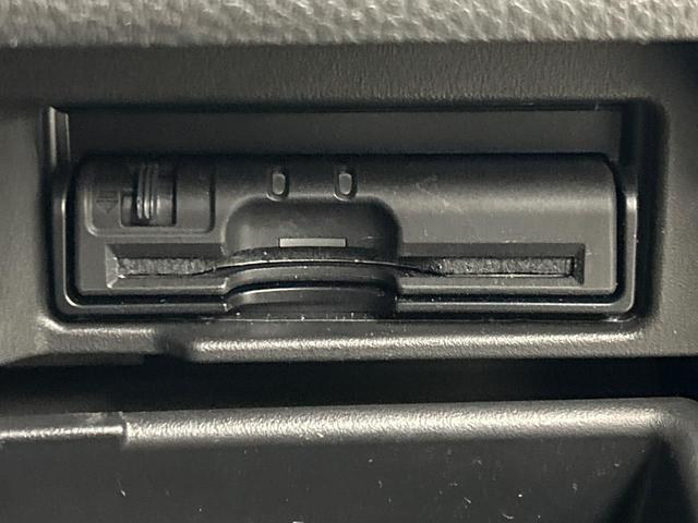 【ＥＴＣ】高速道路の料金所をストレスなく通過！話題のスポットやサービスエリアに多い「スマートＩＣ」利用時は必須のアイテムです。当店でセットアップを実施、ご納車当日からすぐにご利用いただけます！