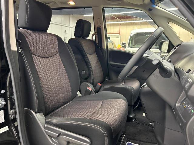 運転席シート廻りは使用感も少なく、良好な状態となっています。丁寧に使われていたことがよくわかりますね。