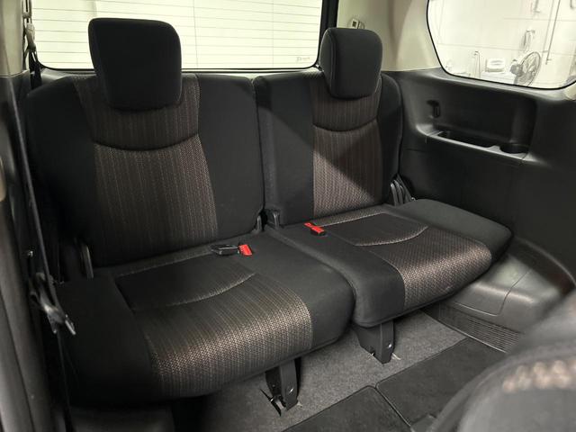 ３列目シートはもちろん状態良好☆大人でもゆったりと座って頂けますので、大人数でのお出かけもラクラクです♪ご家族で、気の知れた仲間で、ドライブに行くのが楽しみですね♪