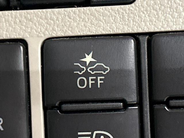 【スマートアシスト】走行中に前方の車両等を認識し、衝突しそうな時は警報とブレーキで衝突回避と被害軽減をアシスト。より安全にドライブをお楽しみいただけます。