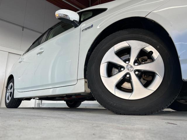 【純正１５インチアルミホイール】外観にマッチした純正アルミホイールを装着しております。各種社外アルミホイールや、スタッドレスタイヤも取扱いしております。是非ご相談ください♪