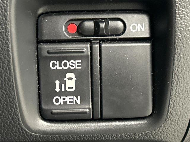 【パワースライドドア】スマートキーや運転席のスイッチでスライドドアの開閉が可能♪電動だから力を入れてドアを開ける必要が無く、小さいお子様でも、重い荷物を持っている時もラクに開け閉めできます♪