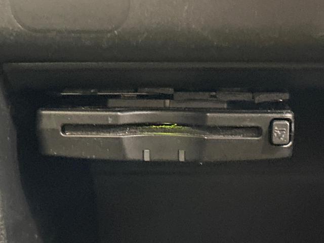 【ＥＴＣ】高速道路の料金所をストレスなく通過！話題のスポットやサービスエリアに多い「スマートＩＣ」利用時は必須のアイテムです。当店でセットアップを実施、ご納車当日からすぐにご利用いただけます！