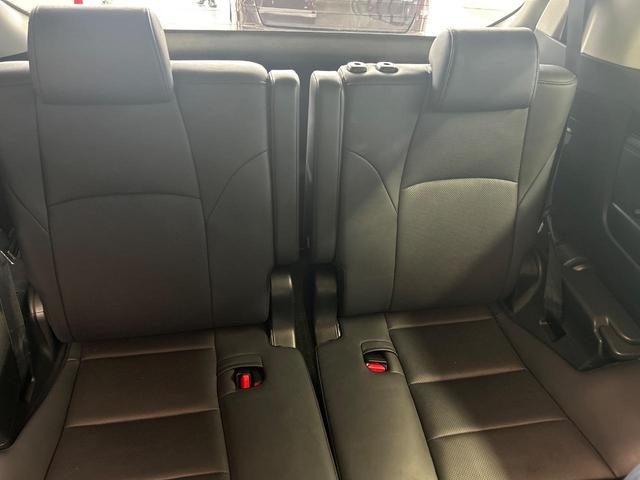 ３列目シートはもちろん状態良好☆大人でもゆったりと座って頂けますので、大人数でのお出かけもラクラクです♪ご家族で、気の知れた仲間で、ドライブに行くのが楽しみですね♪