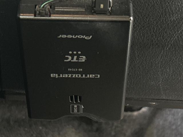 【ＥＴＣ】高速道路の料金所をストレスなく通過！話題のスポットやサービスエリアに多い「スマートＩＣ」利用時は必須のアイテムです。当店でセットアップを実施、ご納車当日からすぐにご利用いただけます！