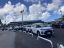 ズラッと並んだ展示車と大きな「N」の看板が目印です!